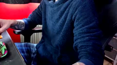 Snapshot of mr_hung_uk38 chatting on October 22, 2025, 8:47 am mr_hung_uk38 online show from October 22, 2025, 8:47 am