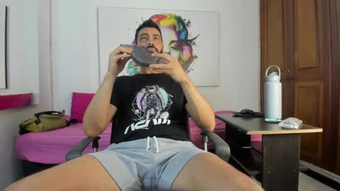 Snapshot of mr_jagz chatting on January 27, 2025, 12:43 am Mr Jagz online show from January 27, 2025, 12:43 am