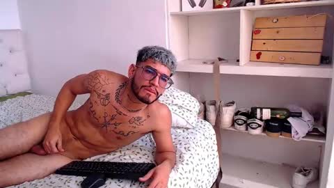mr_jordan2310 online show from February 20, 2025, 3:52 pm