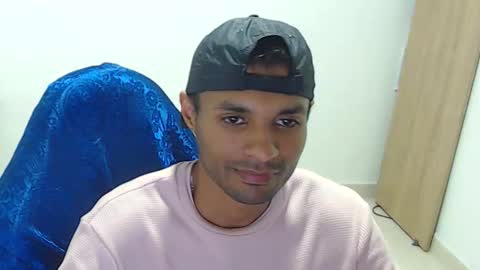 Snapshot of mr_max__ chatting on February 19, 2026, 12:39 am Max online show from February 19, 2026, 12:39 am