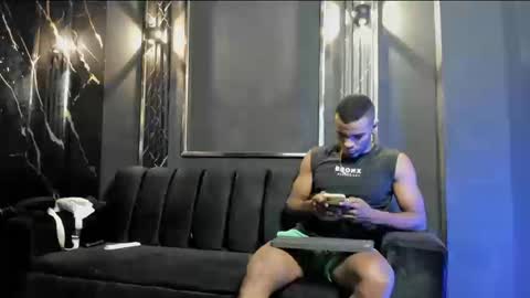 mr_maximo online show from September 19, 2025, 5:09 am