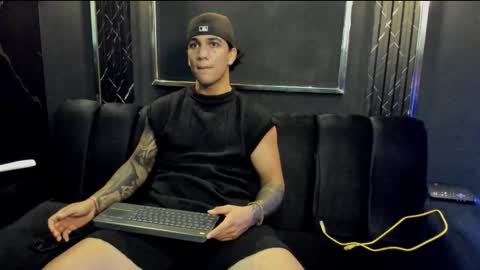 mr_maximo online show from October 6, 2025, 5:05 am