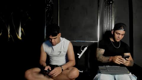 mr_maximo online show from December 1, 2025, 3:33 am