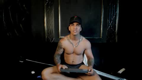 mr_maximo online show from December 5, 2025, 8:27 pm