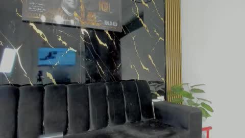 mr_maximo online show from February 5, 2026, 5:23 am