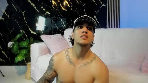 mr_maximo online show from April 28, 2026, 5:45 am