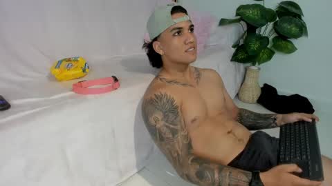 mr_maximo online show from April 30, 2026, 4:30 am