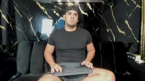 mr_maximo online show from June 11, 2026, 10:08 pm