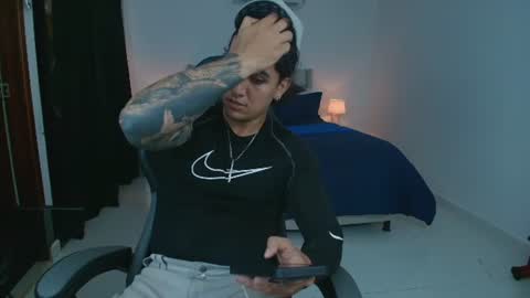 mr_maximo online show from June 13, 2026, 4:21 am