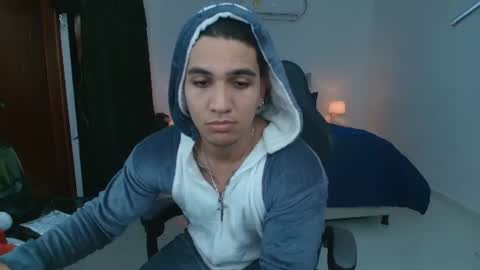 mr_maximo online show from June 14, 2026, 4:47 am