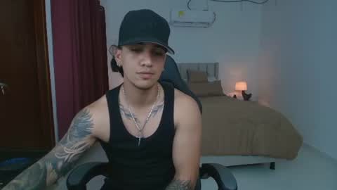 mr_maximo online show from June 17, 2026, 2:47 am