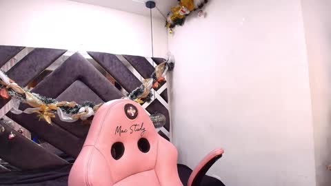Snapshot of mr_mikee_ chatting on December 30, 2024, 3:58 am MIKEE online show from December 30, 2024, 3:58 am