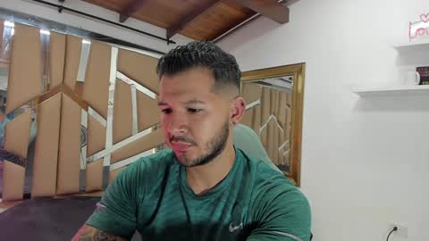 Snapshot of mr_mikee_ chatting on January 8, 2025, 3:08 am MIKEE online show from January 8, 2025, 3:08 am
