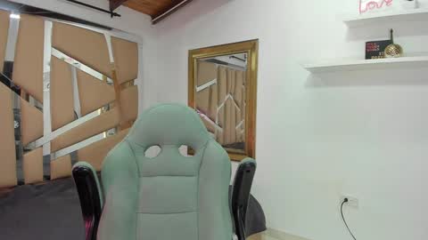 Snapshot of mr_mikee_ chatting on January 9, 2025, 3:04 am MIKEE online show from January 9, 2025, 3:04 am