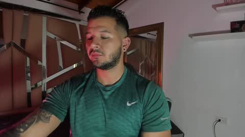 Snapshot of mr_mikee_ chatting on January 10, 2025, 3:07 am MIKEE online show from January 10, 2025, 3:07 am