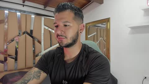 Snapshot of mr_mikee_ chatting on January 12, 2025, 3:07 am MIKEE online show from January 12, 2025, 3:07 am