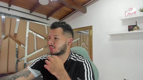Snapshot of mr_mikee_ chatting on January 16, 2025, 3:02 am MIKEE online show from January 16, 2025, 3:02 am