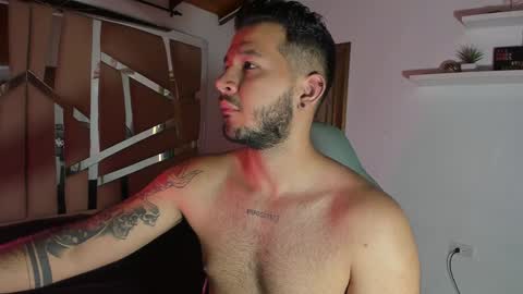Snapshot of mr_mikee_ chatting on January 24, 2025, 3:11 am MIKEE online show from January 24, 2025, 3:11 am