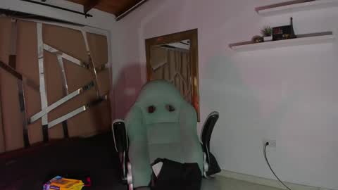 Snapshot of mr_mikee_ chatting on January 25, 2025, 3:09 am MIKEE online show from January 25, 2025, 3:09 am