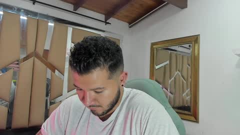 Snapshot of mr_mikee_ chatting on January 30, 2025, 3:00 am MIKEE online show from January 30, 2025, 3:00 am