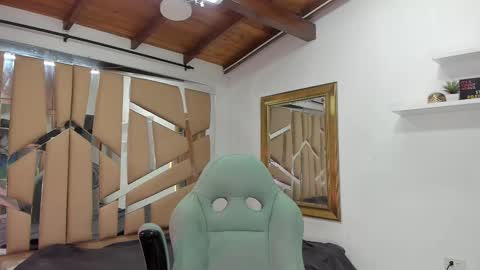 Snapshot of mr_mikee_ chatting on February 13, 2025, 3:07 am MIKEE online show from February 13, 2025, 3:07 am