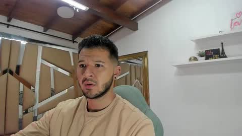 Snapshot of mr_mikee_ chatting on February 17, 2025, 3:15 am MIKEE online show from February 17, 2025, 3:15 am