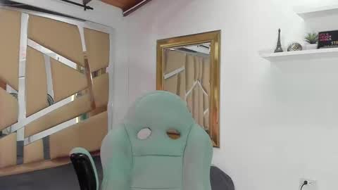 Snapshot of mr_mikee_ chatting on February 22, 2025, 3:01 am MIKEE online show from February 22, 2025, 3:01 am