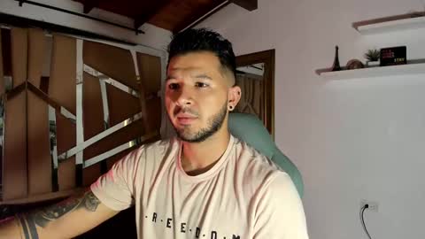 Snapshot of mr_mikee_ chatting on February 25, 2025, 3:09 am MIKEE online show from February 25, 2025, 3:09 am