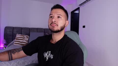 MIKEE online show from November 25, 2025, 3:06 am