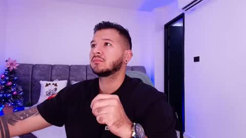 MIKEE online show from December 14, 2025, 3:01 am