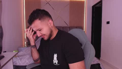 Snapshot of mr_mikee_ chatting on February 19, 2026, 3:02 am MIKEE online show from February 19, 2026, 3:02 am