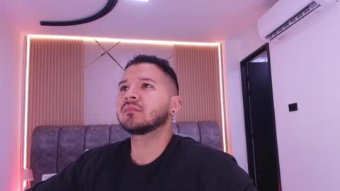 Snapshot of mr_mikee_ chatting on March 4, 2026, 3:01 am MIKEE online show from March 4, 2026, 3:01 am