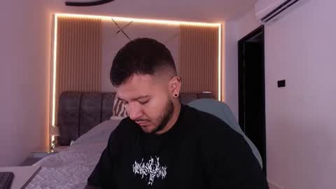 Snapshot of mr_mikee_ chatting on March 18, 2026, 3:09 am MIKEE online show from March 18, 2026, 3:09 am