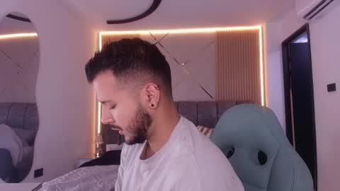 Snapshot of mr_mikee_ chatting on March 24, 2026, 3:11 am MIKEE online show from March 24, 2026, 3:11 am