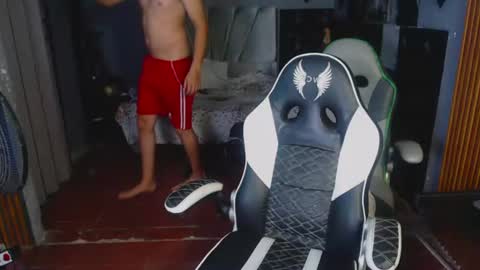 mr_mois online show from July 3, 2026, 5:25 am
