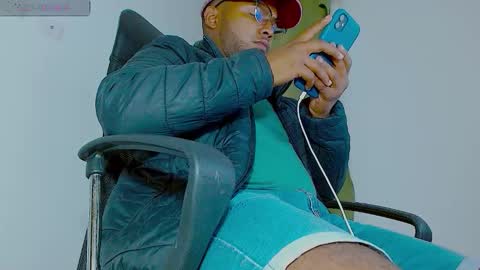 Snapshot of mr_santos01 chatting on March 14, 2026, 5:13 am Santos online show from March 14, 2026, 5:13 am