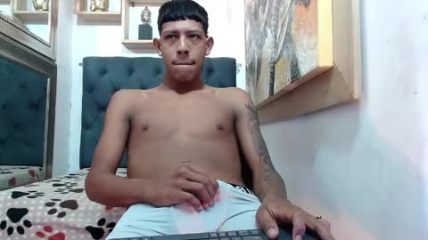 mr_stiven_ online show from December 19, 2024, 6:23 am