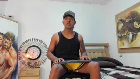 mr_stiven_ online show from May 12, 2026, 3:14 am