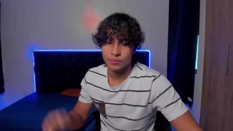 Snapshot of mr_twix01 chatting on October 18, 2025, 8:09 pm Diego online show from October 18, 2025, 8:09 pm