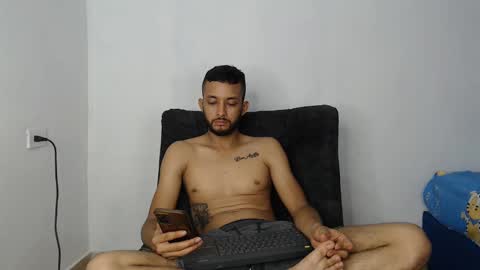 Snapshot of mr_wlopez013 chatting on September 10, 2025, 5:07 am mr_wlopez013 online show from September 10, 2025, 5:07 am