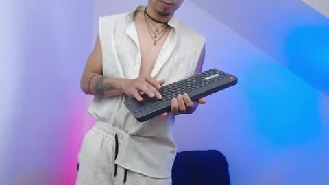 Snapshot of mralpha_latino chatting on April 18, 2026, 5:11 am Alpha LATINO online show from April 18, 2026, 5:11 am