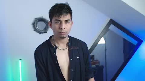 Snapshot of mralpha_latino chatting on May 1, 2026, 7:02 am Alpha LATINO online show from May 1, 2026, 7:02 am