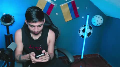 Snapshot of mralpha_latino chatting on July 15, 2026, 8:19 am Alpha LATINO online show from July 15, 2026, 8:19 am