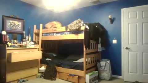 Ant online show from December 12, 2024, 9:37 pm