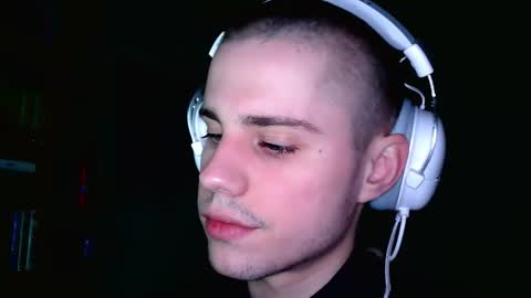 Snapshot of mrbepsik chatting on February 15, 2026, 9:33 pm Mr Roman online show from February 15, 2026, 9:33 pm