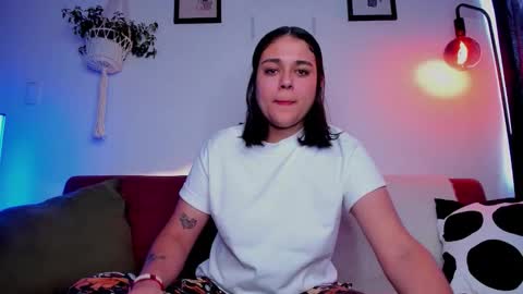 Laura online show from November 21, 2025, 4:27 pm