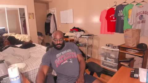 Snapshot of mrchuckdailyxxx chatting on October 6, 2025, 2:31 am Chuck Daily online show from October 6, 2025, 2:31 am