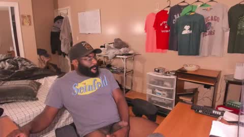 Snapshot of mrchuckdailyxxx chatting on October 8, 2025, 5:27 am Chuck Daily online show from October 8, 2025, 5:27 am