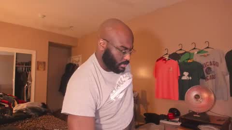 Snapshot of mrchuckdailyxxx chatting on January 7, 2026, 7:44 am Chuck Daily online show from January 7, 2026, 7:44 am