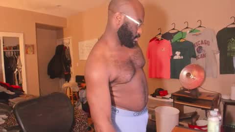 Snapshot of mrchuckdailyxxx chatting on January 13, 2026, 5:35 am Chuck Daily online show from January 13, 2026, 5:35 am